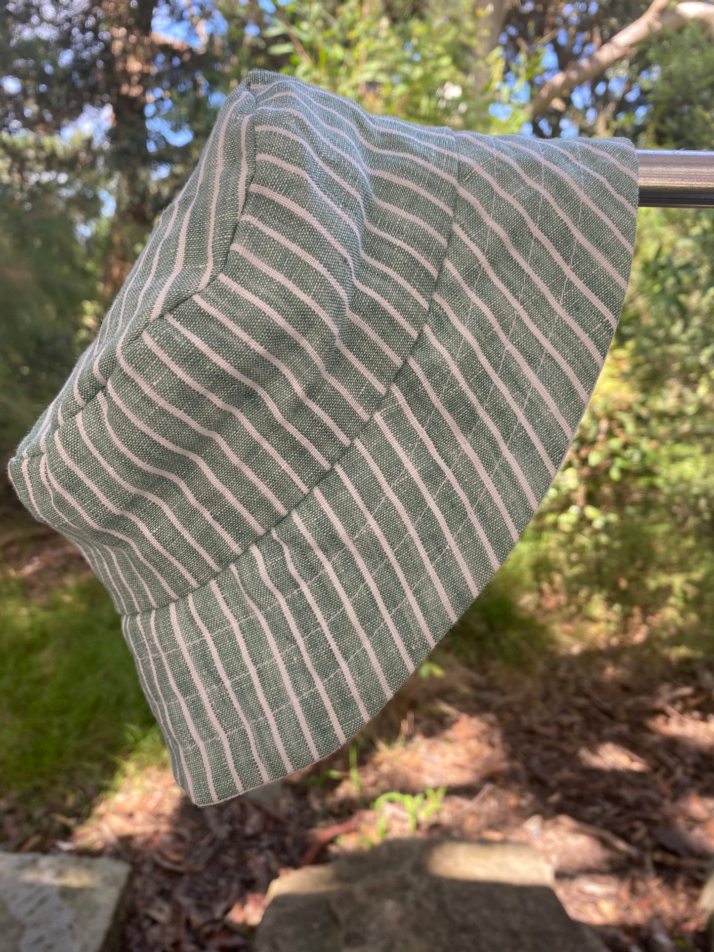 Bucket hat green stripe linen
