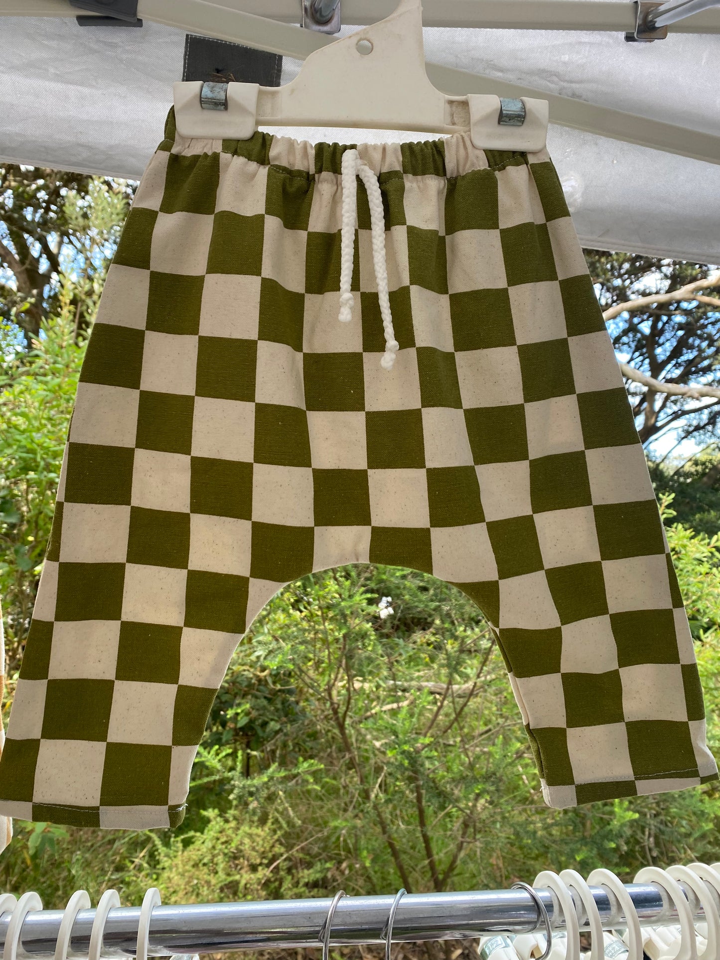 Green check bucket hat