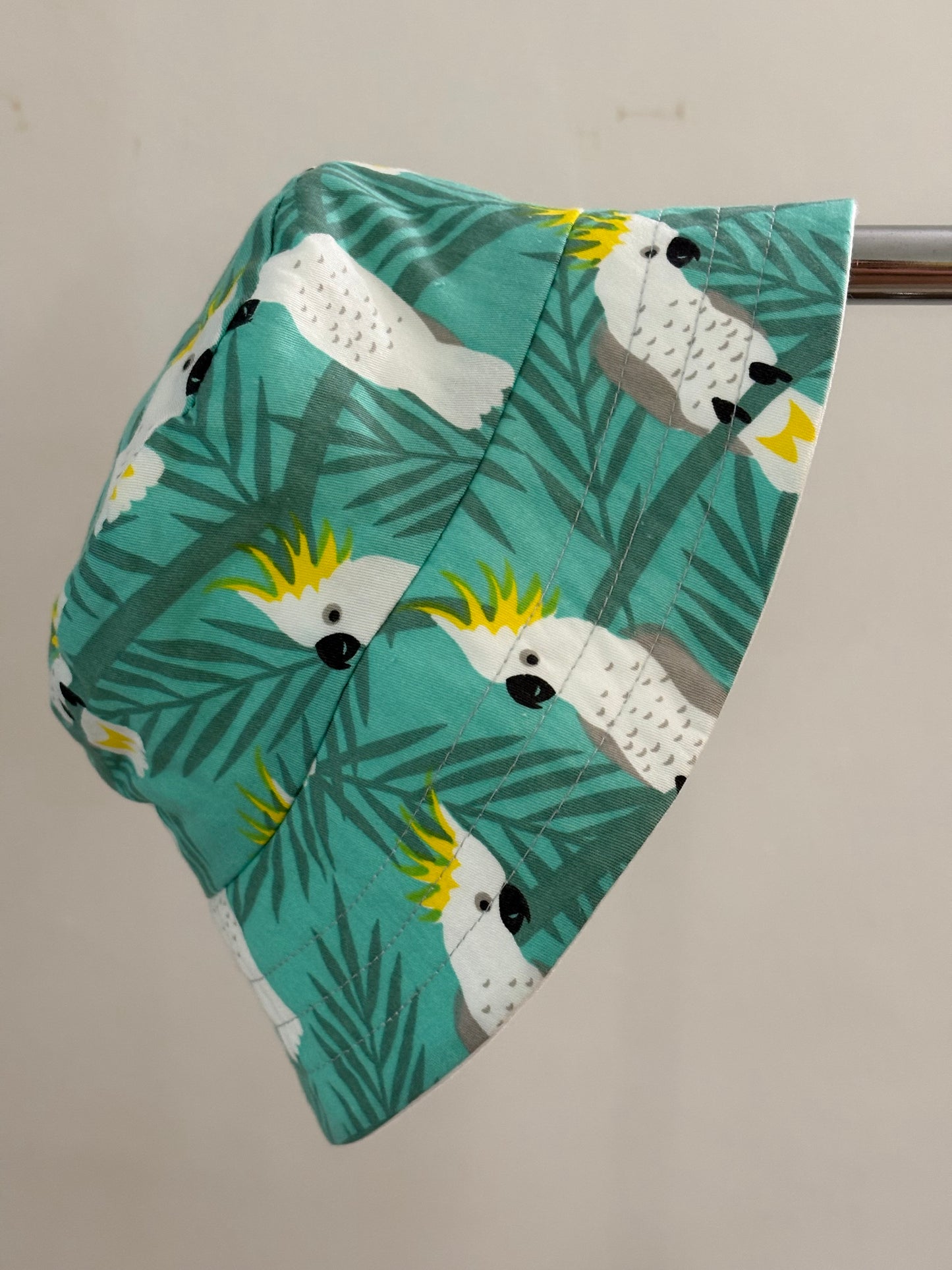 Bucket hat cockatoo