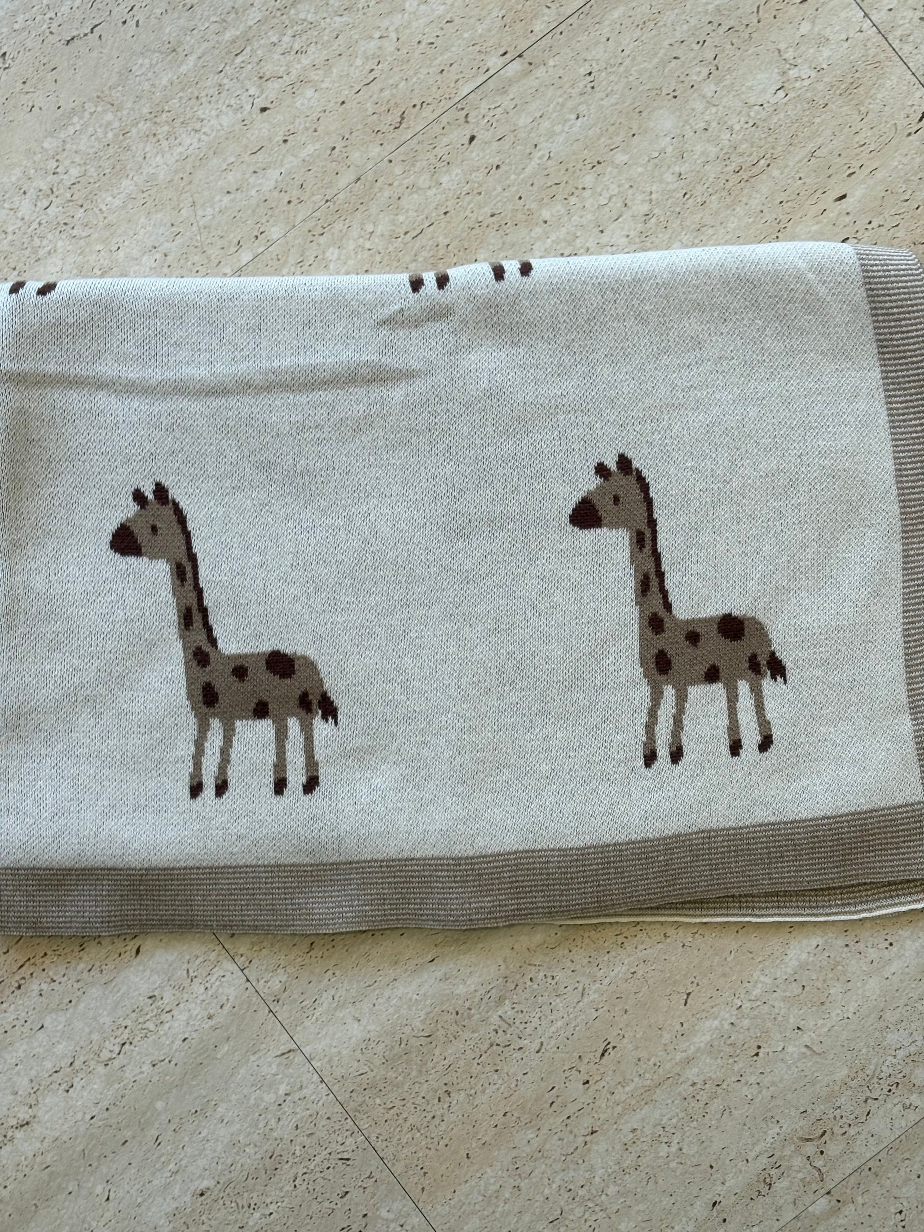 Giraffe blanket cream