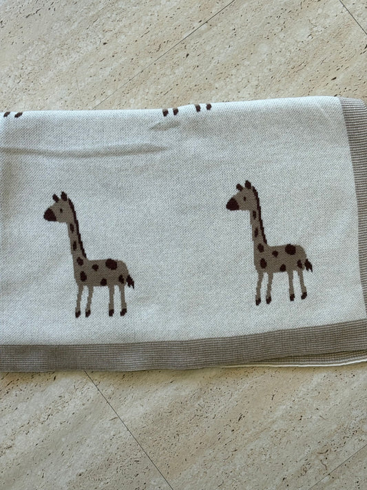 Giraffe blanket cream