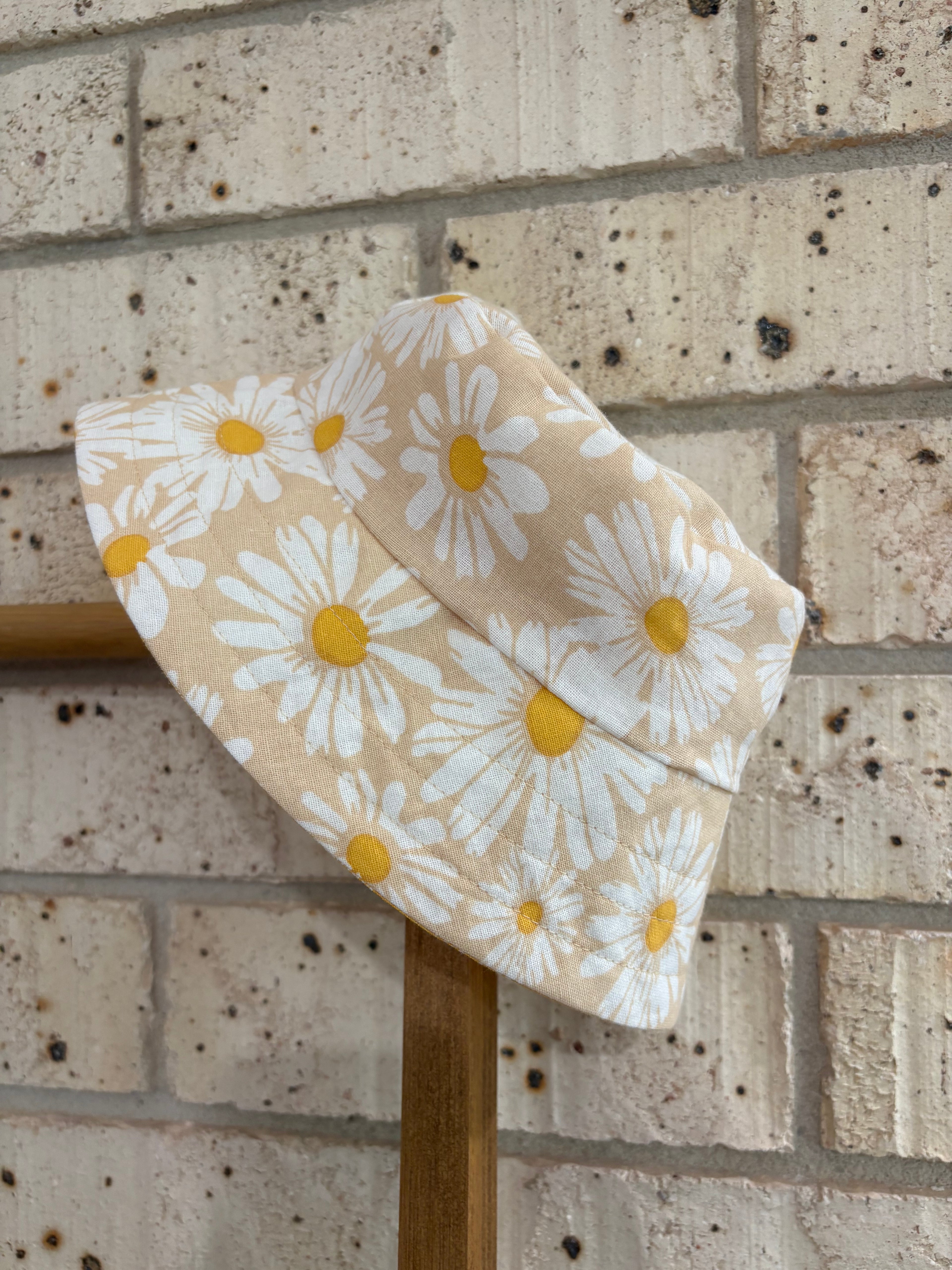Daisy bucket hat