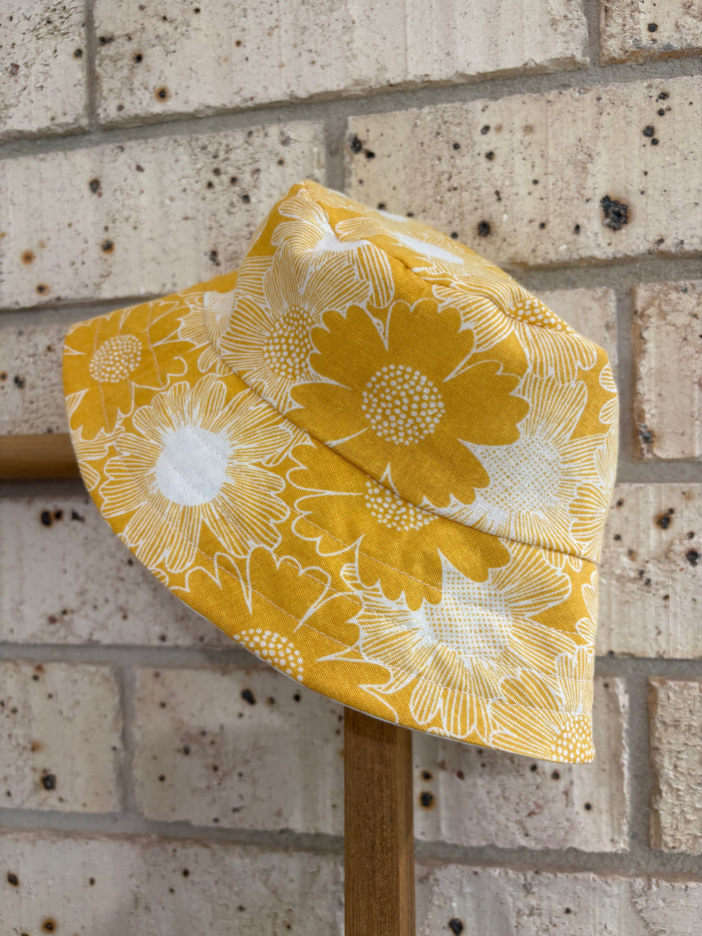 Daisy bucket hat