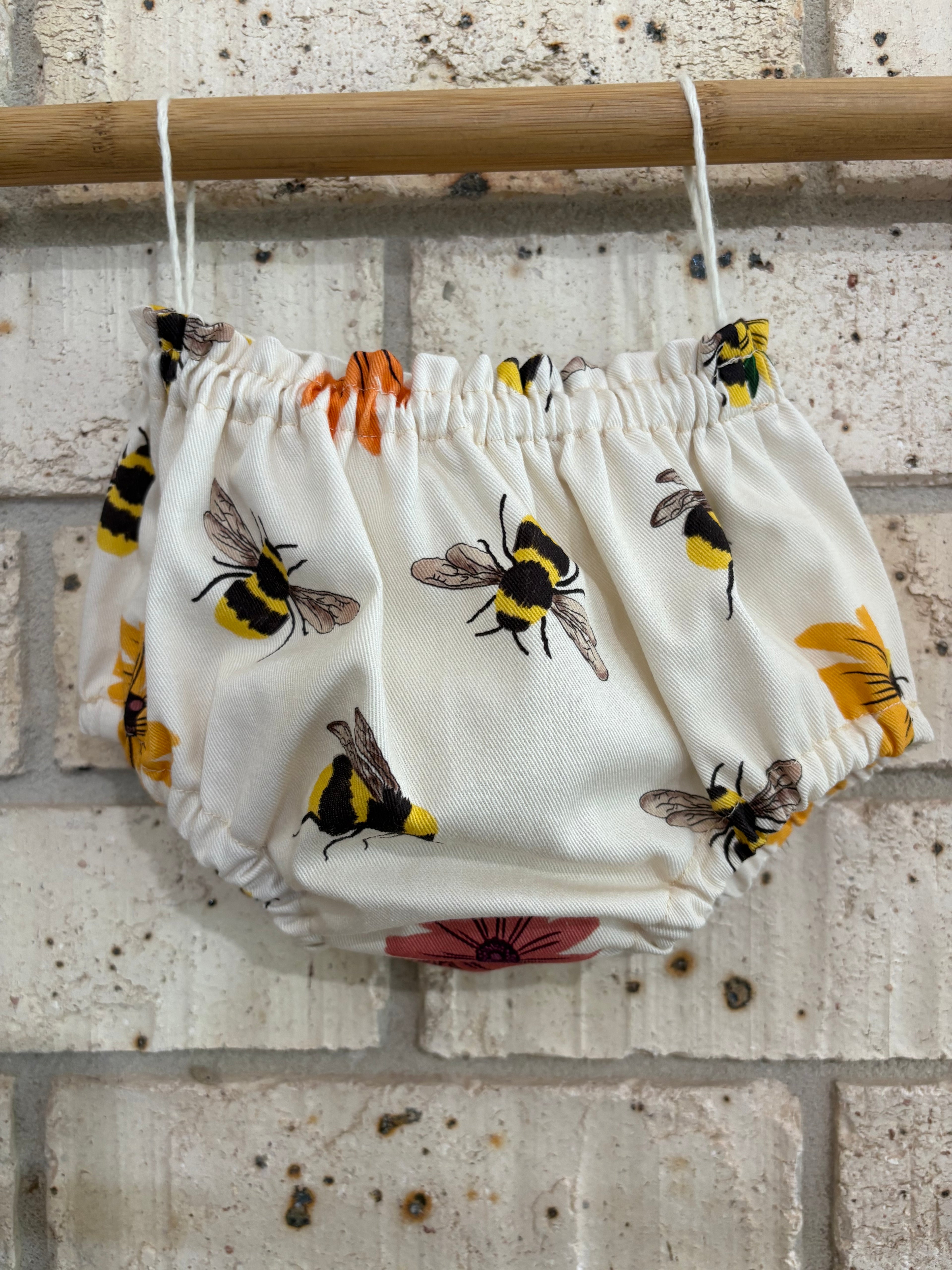 Bee pini